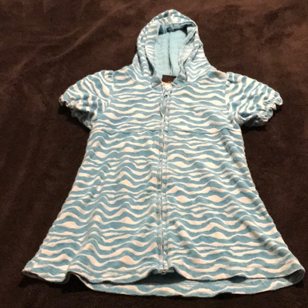Cover up/robe that zips up